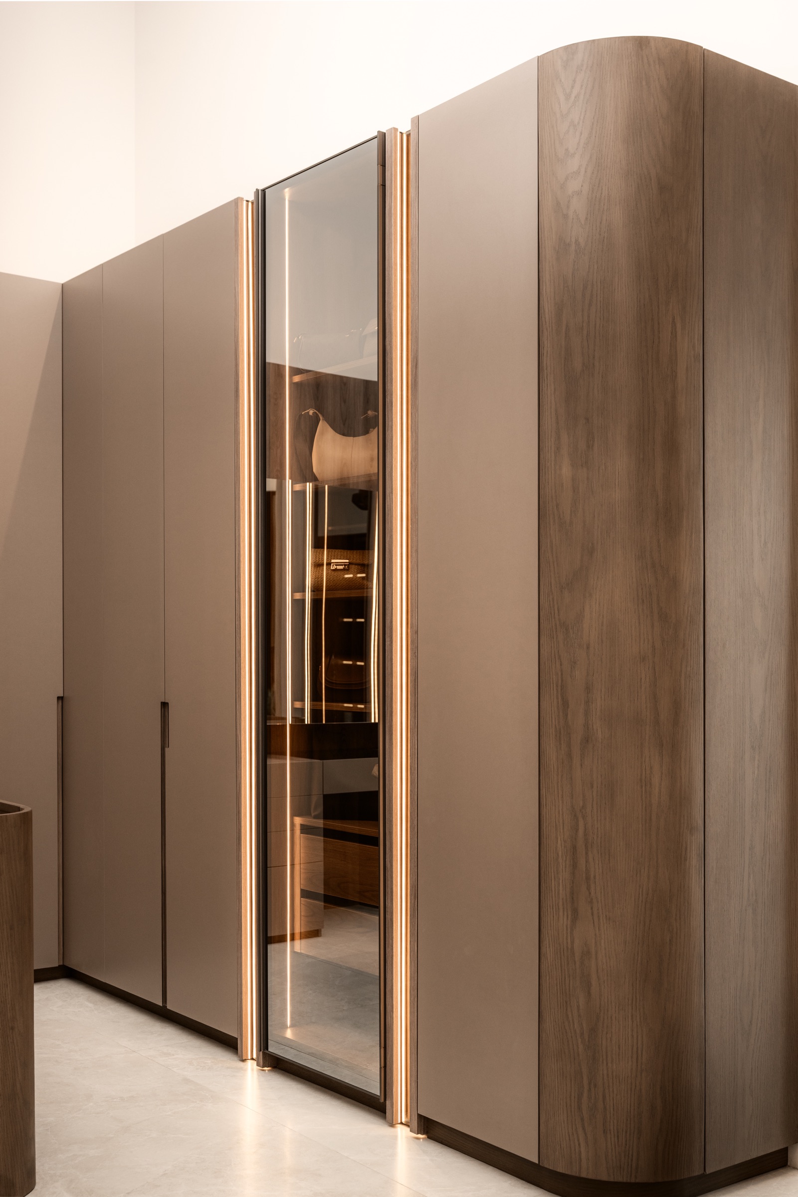 Cabinet Curve